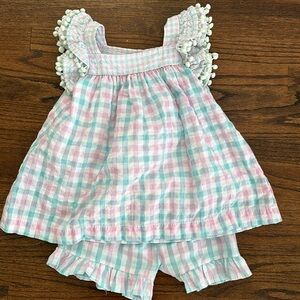Sweet little short set! Classic Whimsy from Smocked Auctions💗